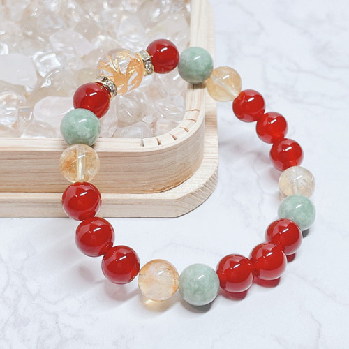 還暦祝いに◎長寿と笑顔をつなぐ 天然石ブレスレット｜龍彫り水晶・赤