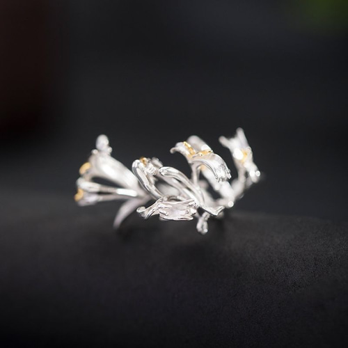 スイカズラのかんざし - 金色のアクセントが全体に豪華さを添える K156  