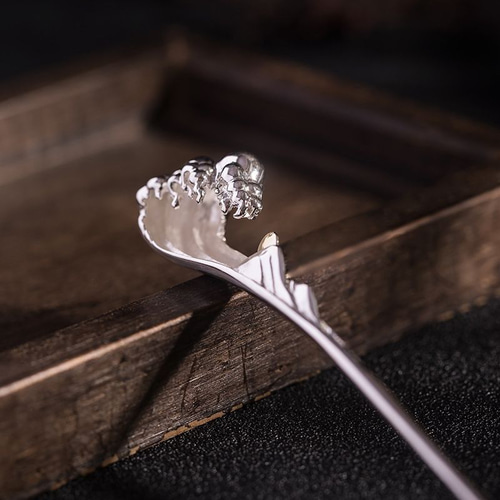 波のかんざし - まるで本物の波が風に揺れているかのよう K157  