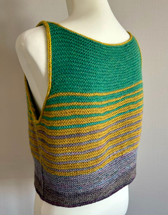 手編み ノースリーブニット ウール100%使用（グリーン） 5枚目の画像