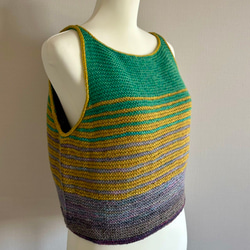 手編み ノースリーブニット ウール100%使用（グリーン） 2枚目の画像