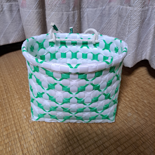 PPバンドかご(模様編み はけご ミニ)、収穫かご、プラカゴ 模様c-白-緑