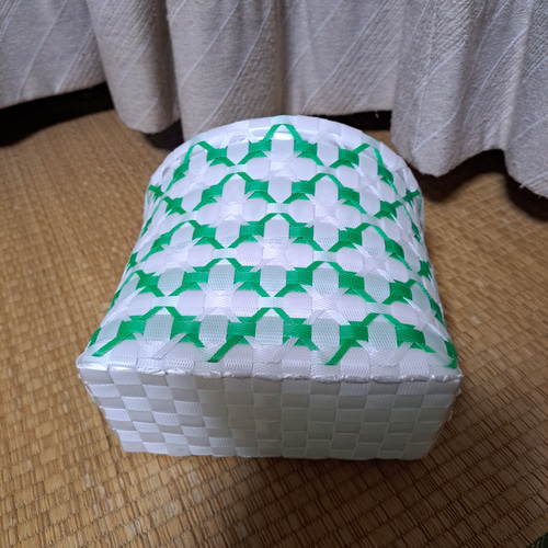 PPバンドかご(模様編み はけご ミニ)、収穫かご、プラカゴ 模様c-白-緑