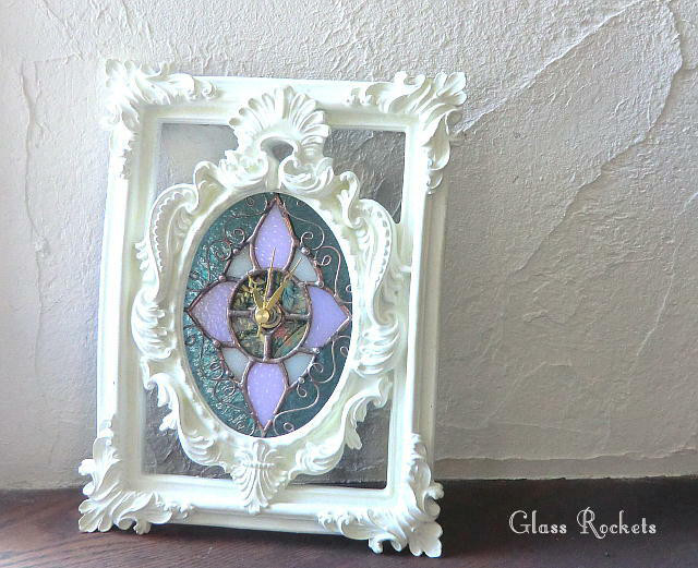 アンティークでロココな時計　ホワイト ステンドグラス　掛け時計