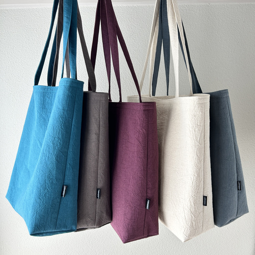 凛とした彩りをまとうトートバッグ ─ グレイ｜A4・コットン