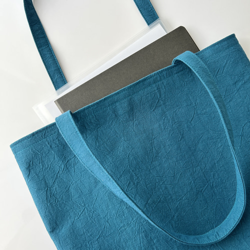 凛とした彩りをまとうトートバッグ ─ ピーコックブルー｜A4・コットン