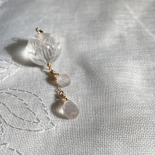 蓮の花しずく 水晶とローズクォーツのペンダントトップ ペンダント
