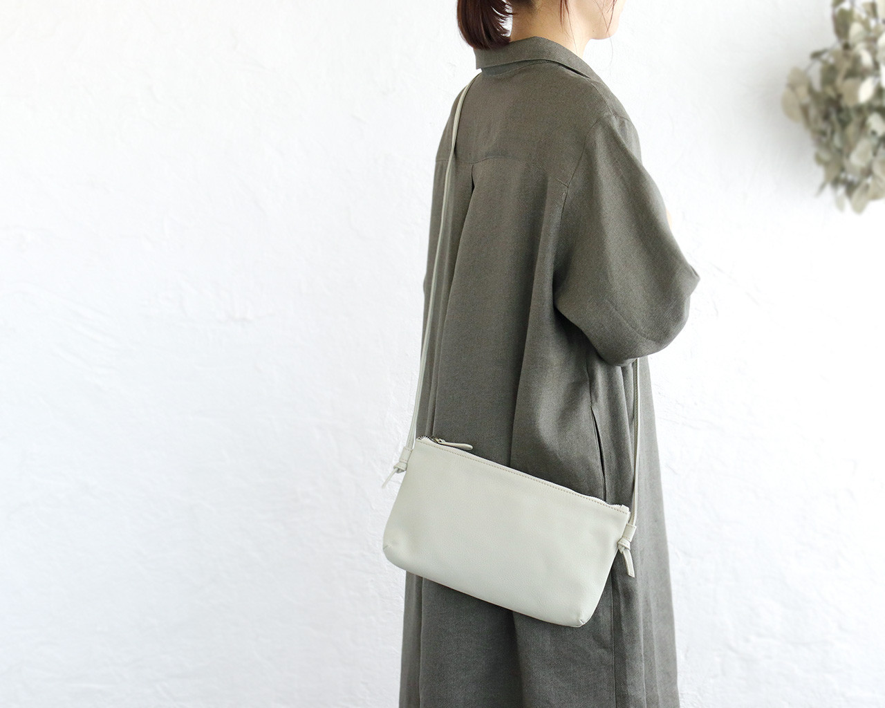 本牛革 2wayレザーショルダー／ポシェット Papeete （アイボリー）