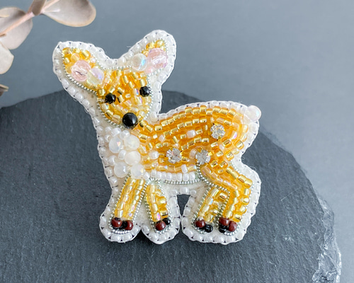 【オオルリ】　ビーズ刺繍ブローチバッグチャーム オオルリ】ビーズ刺繍ブローチバッグチャーム ブローチ pega