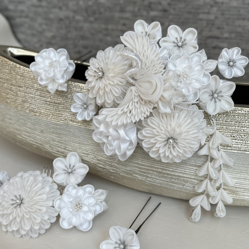 つまみ細工の髪飾り 白 ホワイト 銀 シルバー 鶴に菊 椿 桜 梅 *花嫁