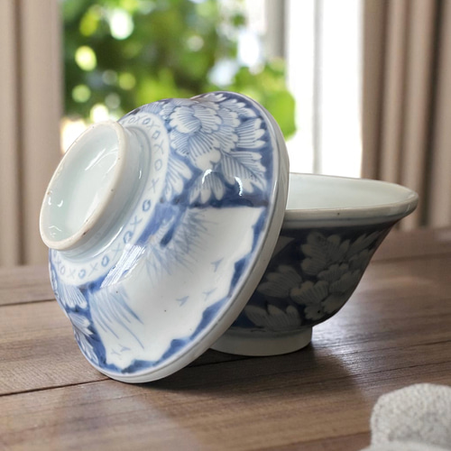 古伊万里 染付 牡丹図 蓋付き煮物碗（マルバツ入） 茶碗・めし碗