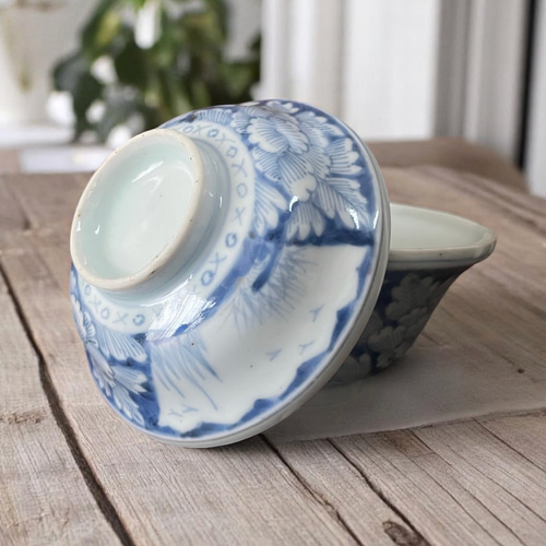 古伊万里 染付 牡丹図 蓋付き煮物碗（マルバツ入） 茶碗・めし碗