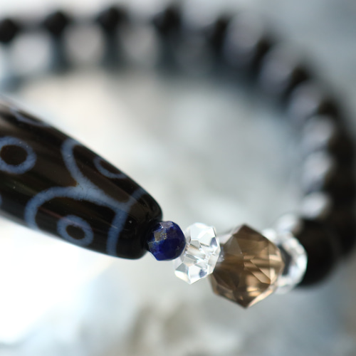 ☆チベットに伝わる聖なるお守りの宝石・至純天珠・十八眼天珠