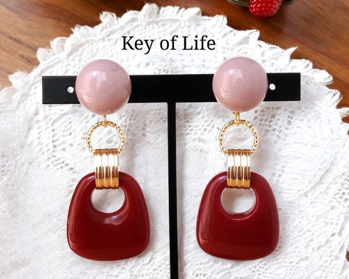 Key of Life▷レトロ ピンク×レッド 大ぶり ピアス/イヤリング（金属