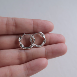 925純銀 緞帶 旋轉紋 亮霧面 易扣 耳環 耳夾 一對 免費包裝 第6張的照片