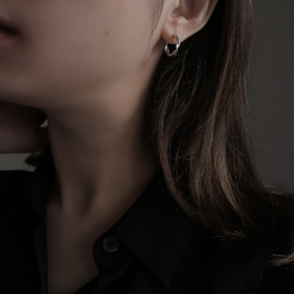 925純銀 緞帶 旋轉紋 亮霧面 易扣 耳環 耳夾 一對 免費包裝 第12張的照片