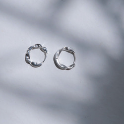 925純銀 緞帶 旋轉紋 亮霧面 易扣 耳環 耳夾 一對 免費包裝 第3張的照片