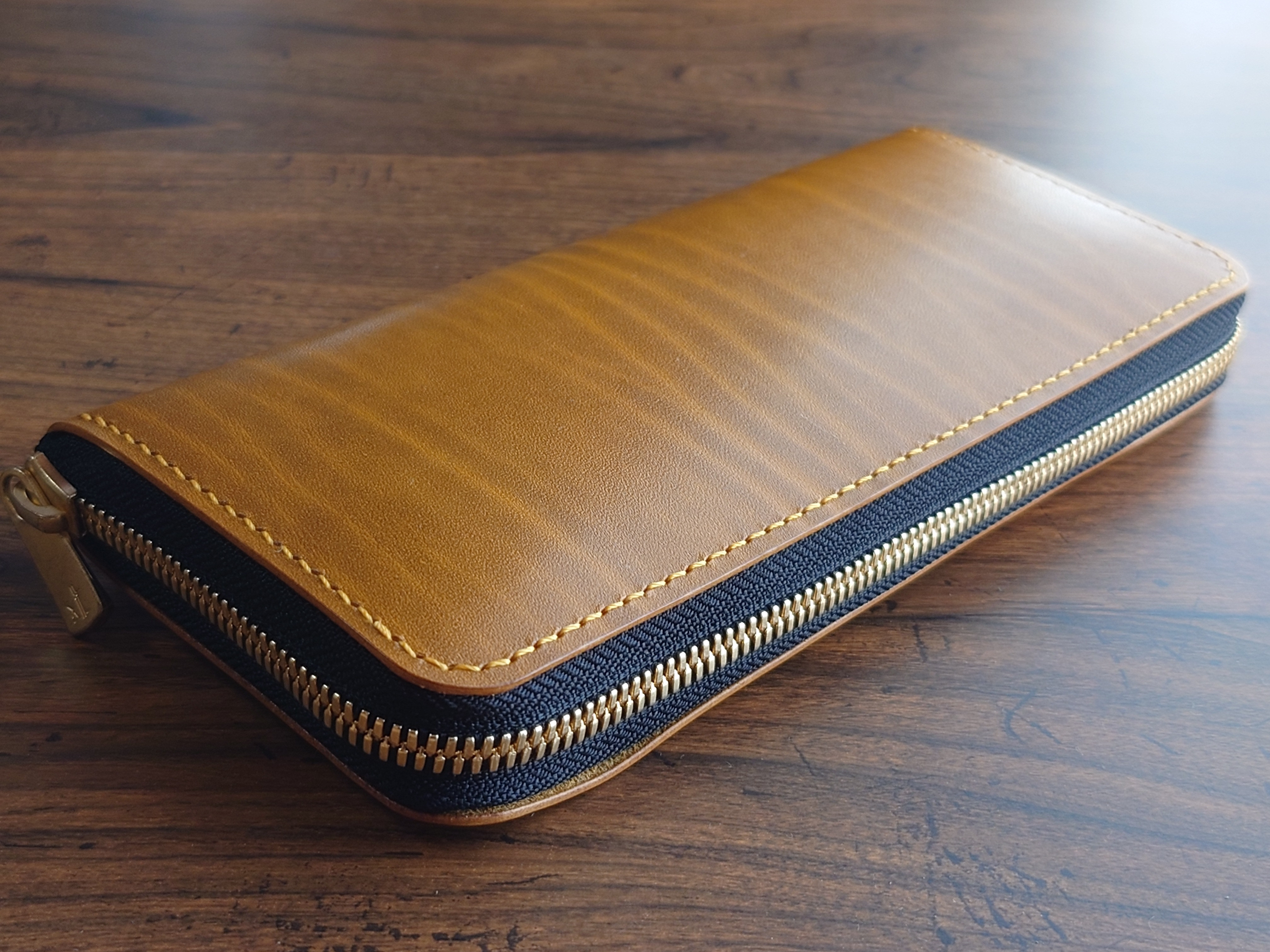 ルガトショルダーラウンドファスナーウォレット