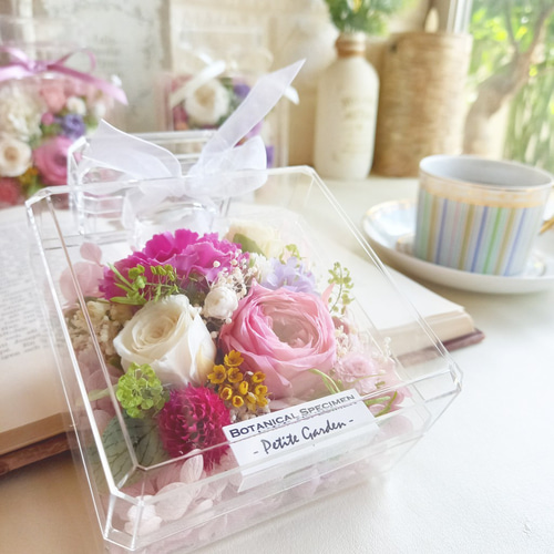 ☆香水ボトルのアレンジメント『 Petite Garden □ -ピンク系