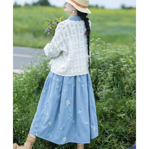 可憐なフラワー刺繍生地 レースとくるみボタンのロング