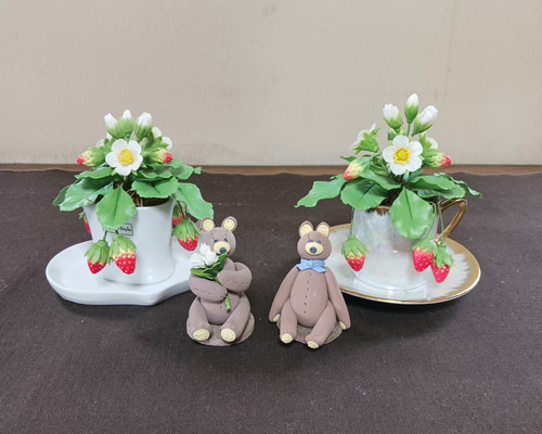 可愛いカップ☕に苺 受注制作(クレイフラワー) アートフラワー クレイ