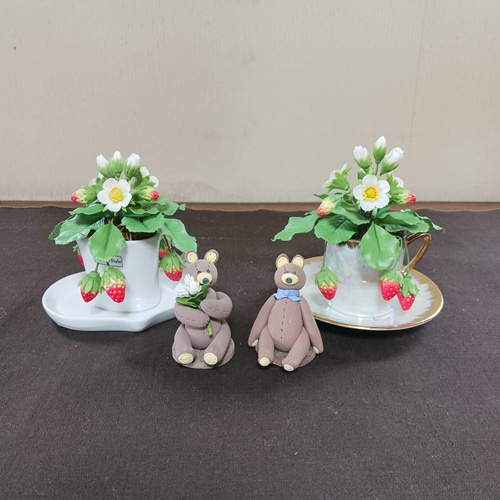 可愛いカップ☕に苺 (クレイフラワー) アートフラワー チェリー 通販