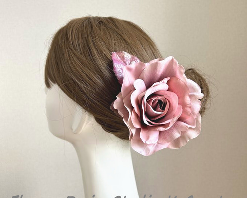 グラデ―ションが綺麗なモーブピンクの薔薇の髪飾り フラメンコ バレエ
