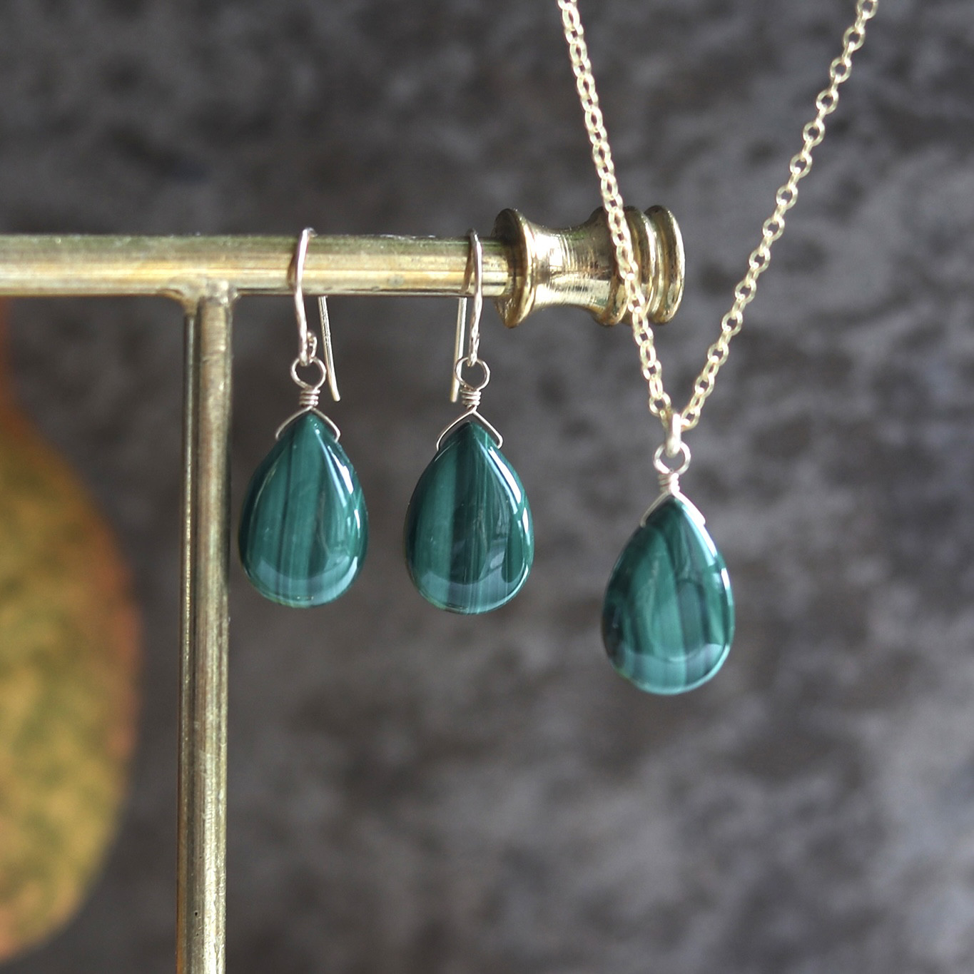 天然石マラカイト 一粒ピアス＆ネックレス セット 14Kgf 深みのグリーン — malache —