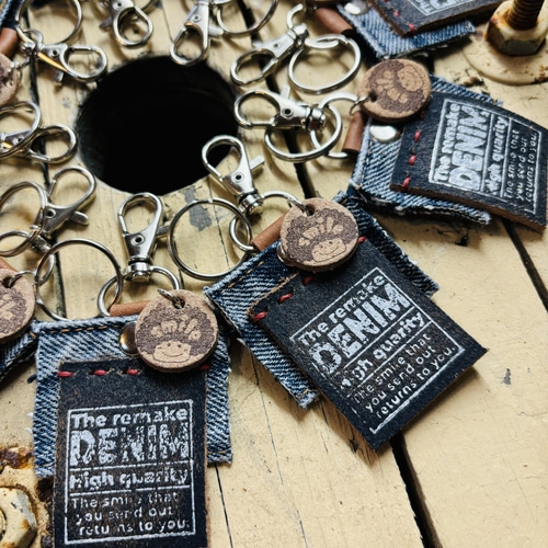 送料無料‼️デニム＆レザーキーホルダー ハンドメイド 男前
