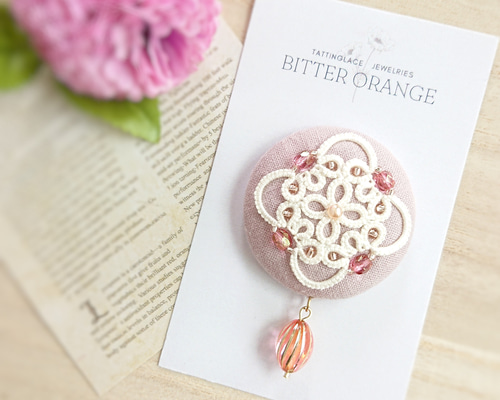 タティングレース×ビーズ刺繍で彩るポップなレースブローチ/ポニー