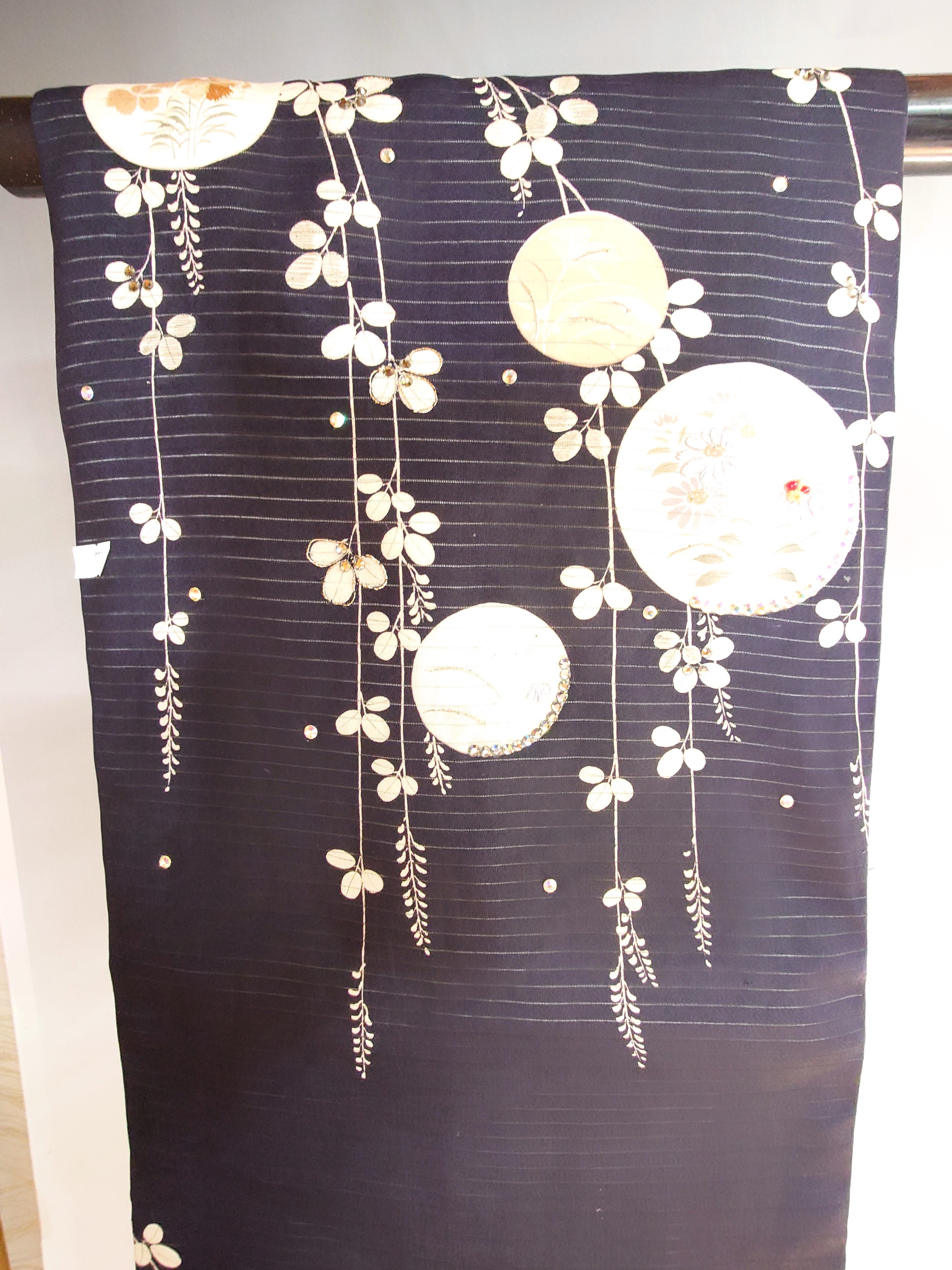 雪輪＊刺繍 梅 桜 菊 花 黒繻子 アンティーク名古屋帯 A582