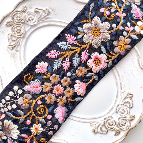 楽天市場】インド刺繍リボン（5.8cm幅 1m）ベージュ×ローズ