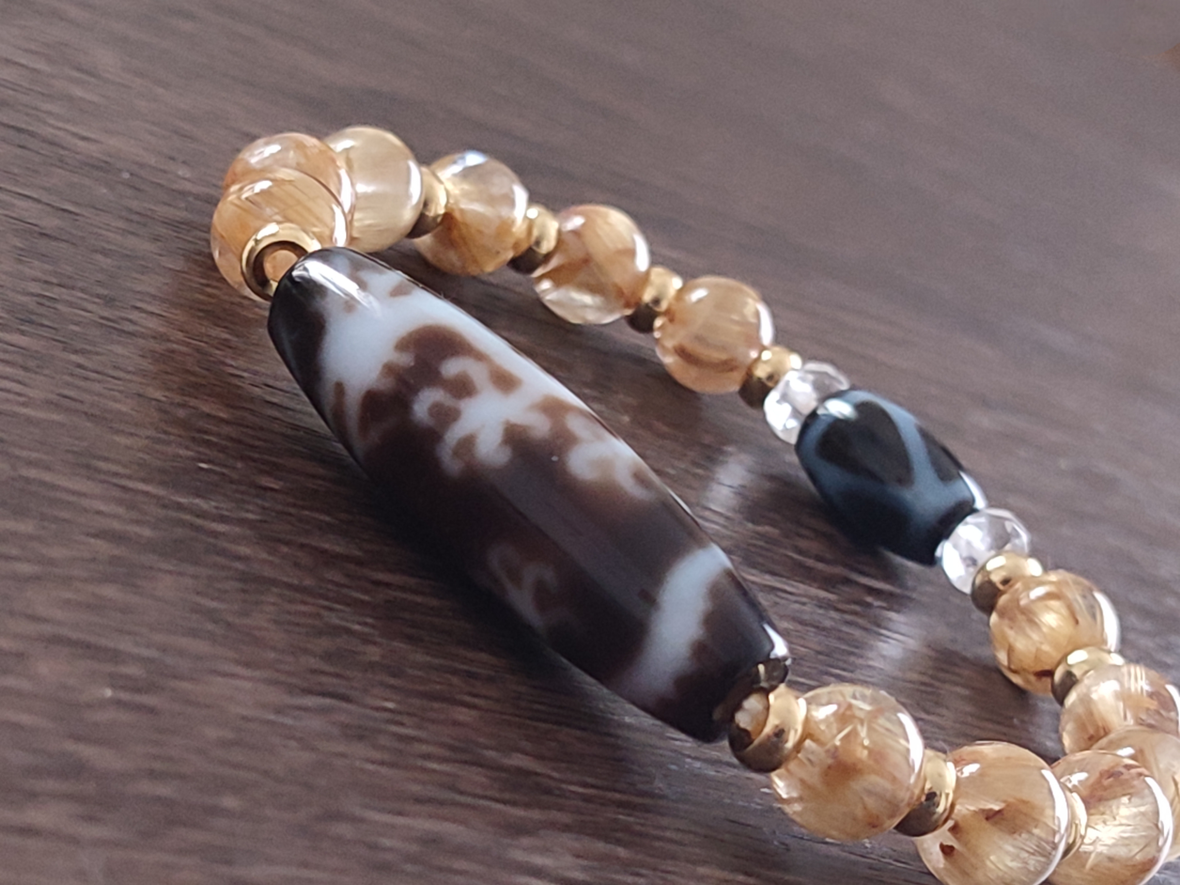 ◇ミニ 至純龍神天珠と虎牙天珠・ゴールドタイチンルチルクォーツの パワーストーン ミニ 至純龍神天珠と虎牙天珠・ゴールドタイチンルチルクォーツ・水晶