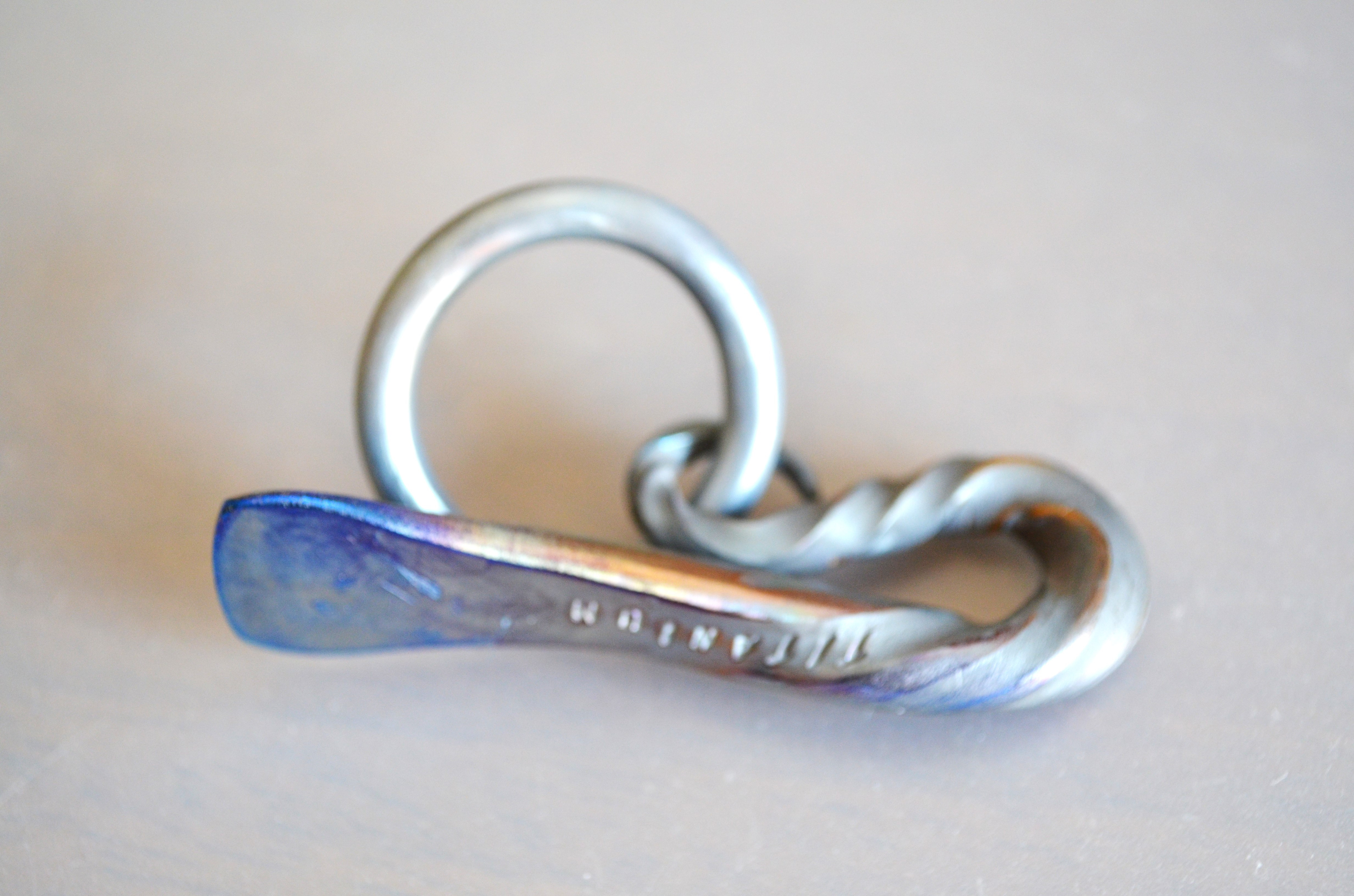 Titanium keyring =極太・チタン製スパイラルコインドライバーキーフック=７３mm・お買い得品