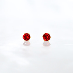 【希少石アンデシンのシンプルな一粒スタッドピアス】赤/4mm/天然石/サージカルステンレス/つけっぱなしok 4枚目の画像