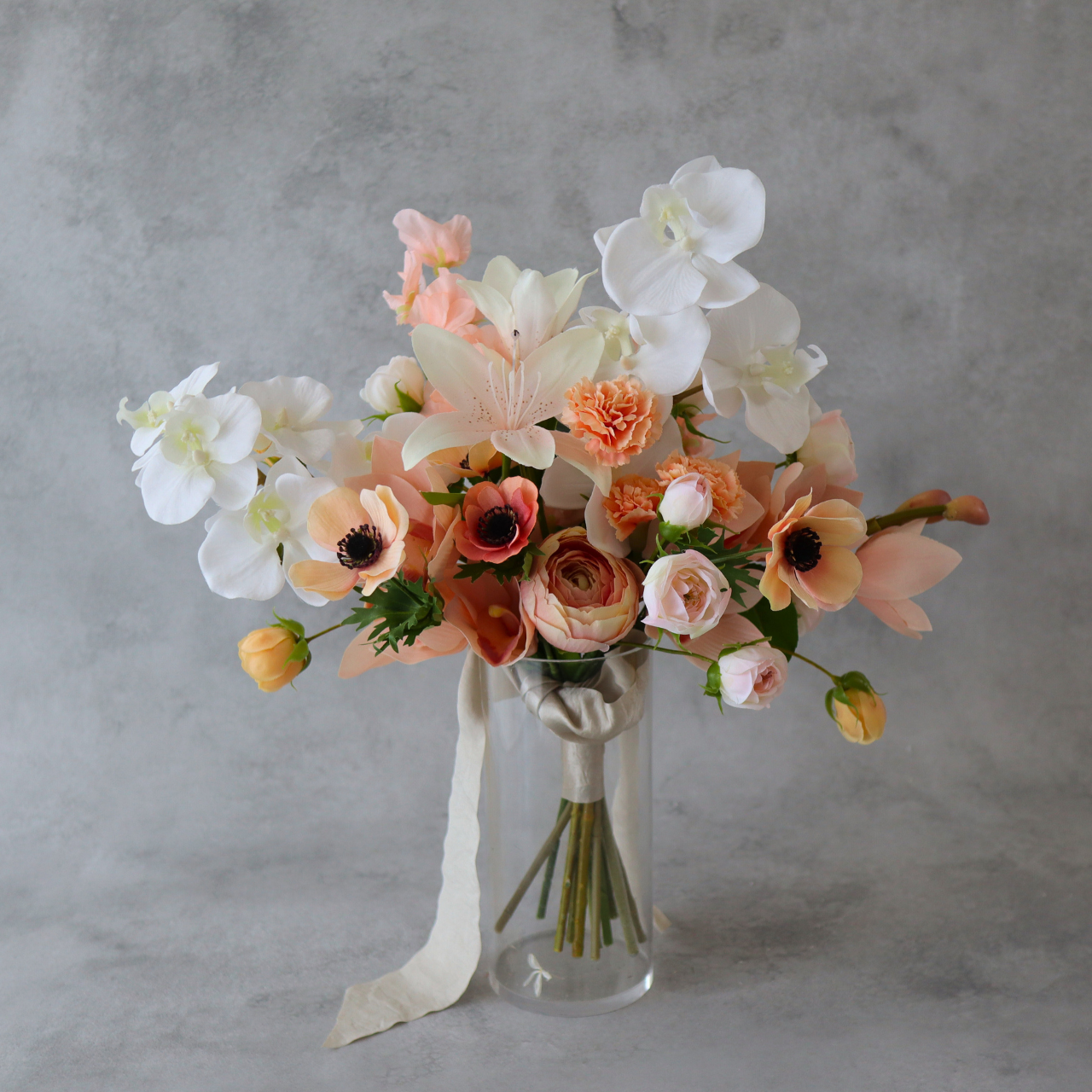 海外花嫁のような華やかさを演出　ニュアンスカラーブーケ　アーティフィシャルフラワー　高級造花　結婚式　アフターブーケ可