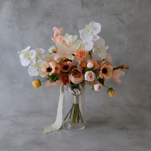 海外花嫁のような華やかさを演出 ニュアンスカラーブーケ アーティ