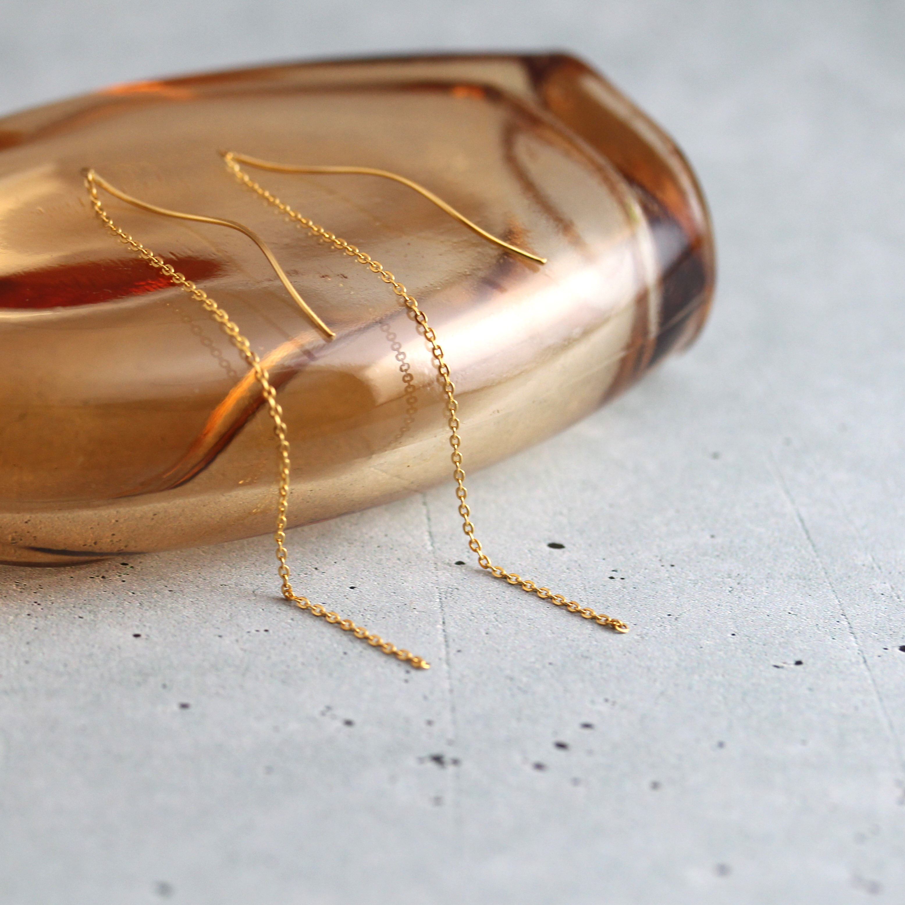 冬のおしゃれに♡K14GF ウェーブチェーンピアス　普段使い シンプル レディース 〈130〉