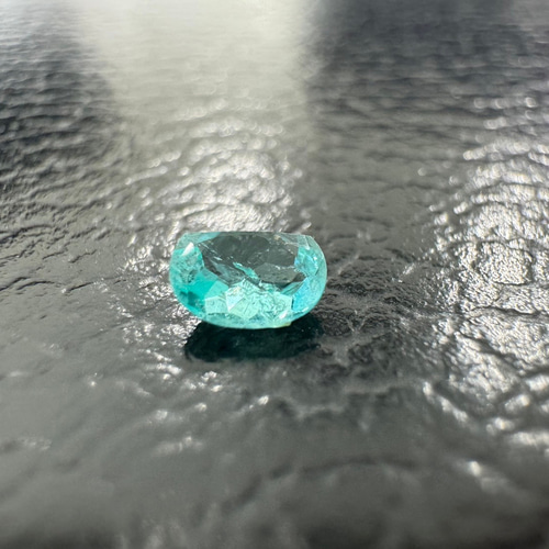 激安わけあり] パライバトルマリン オーバル 0.22ct 色A照りBキズC 
