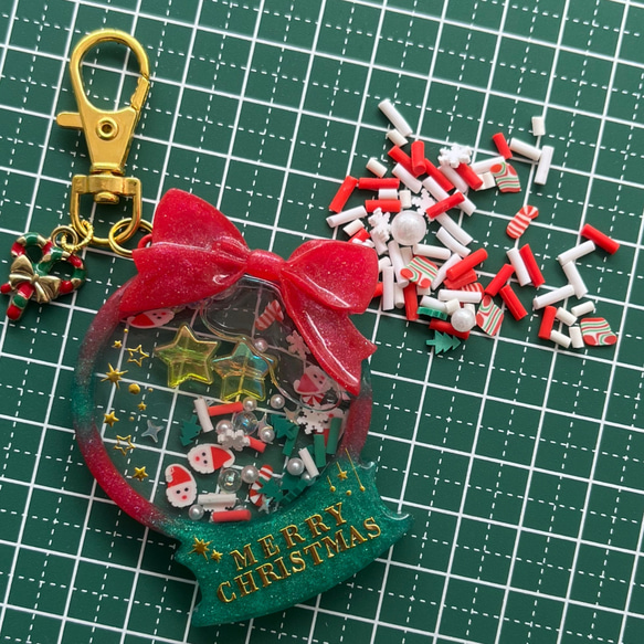 クリスマスカラー　樹脂フレーク　スノーフレーク　ステッキ　クリスマスツリー　デコパーツ　封入パーツ　レジン　ハンドメイド 3枚目の画像