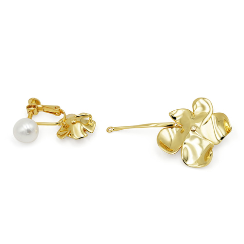 カメリアのお花イヤリング J-E240531（4週間発送） ピアス（その他  