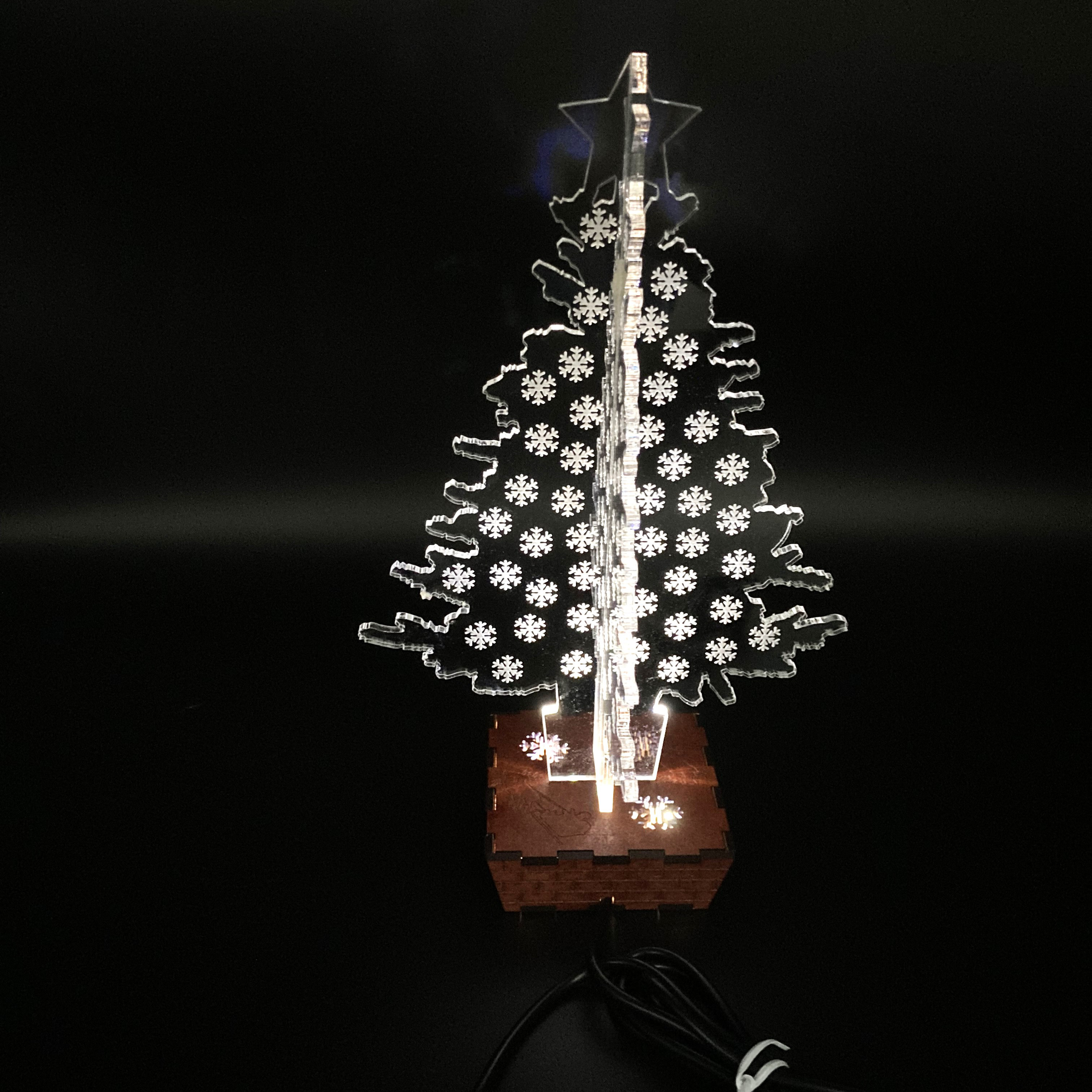 クリスマスツリー　サンタクロース＆雪