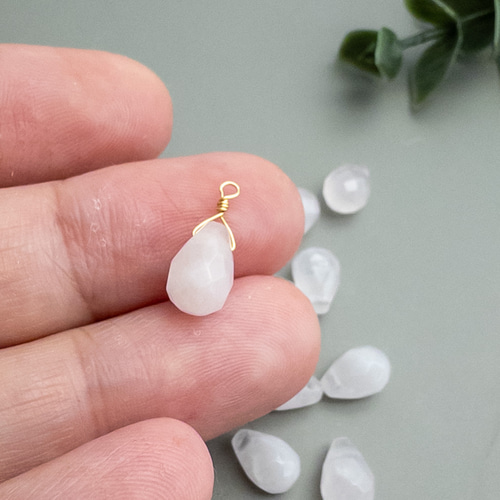 2個＊ 天然石 パーツ ローズクォーツ チャーム 金色 ピアス ペンダント