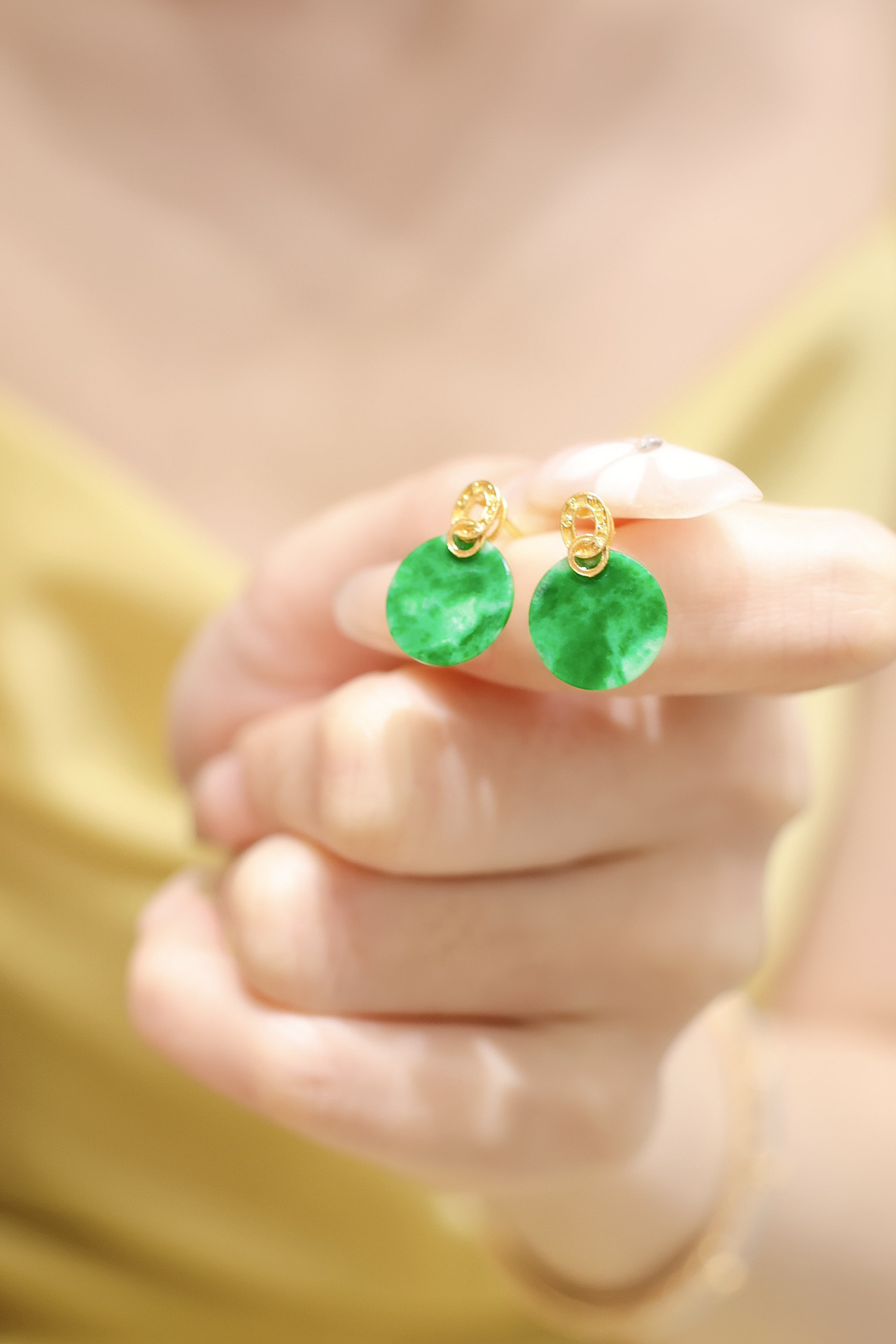 天然ヒスイピアスk18