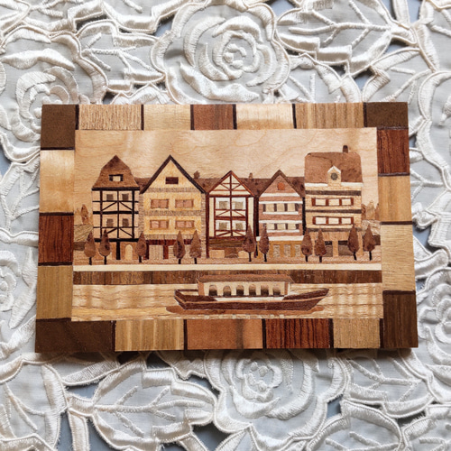 MADE OF WOOD] 木の絵画 木象嵌 木組みの家 はがきサイズ イーゼル付き