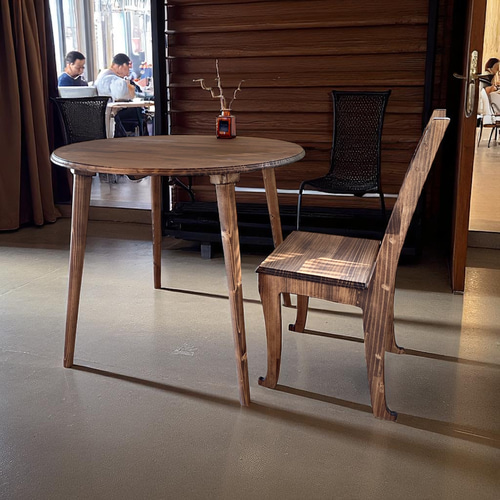 安定感ある 無垢材の脚が美しい 英国 ラウンドテーブルc/丸テーブル