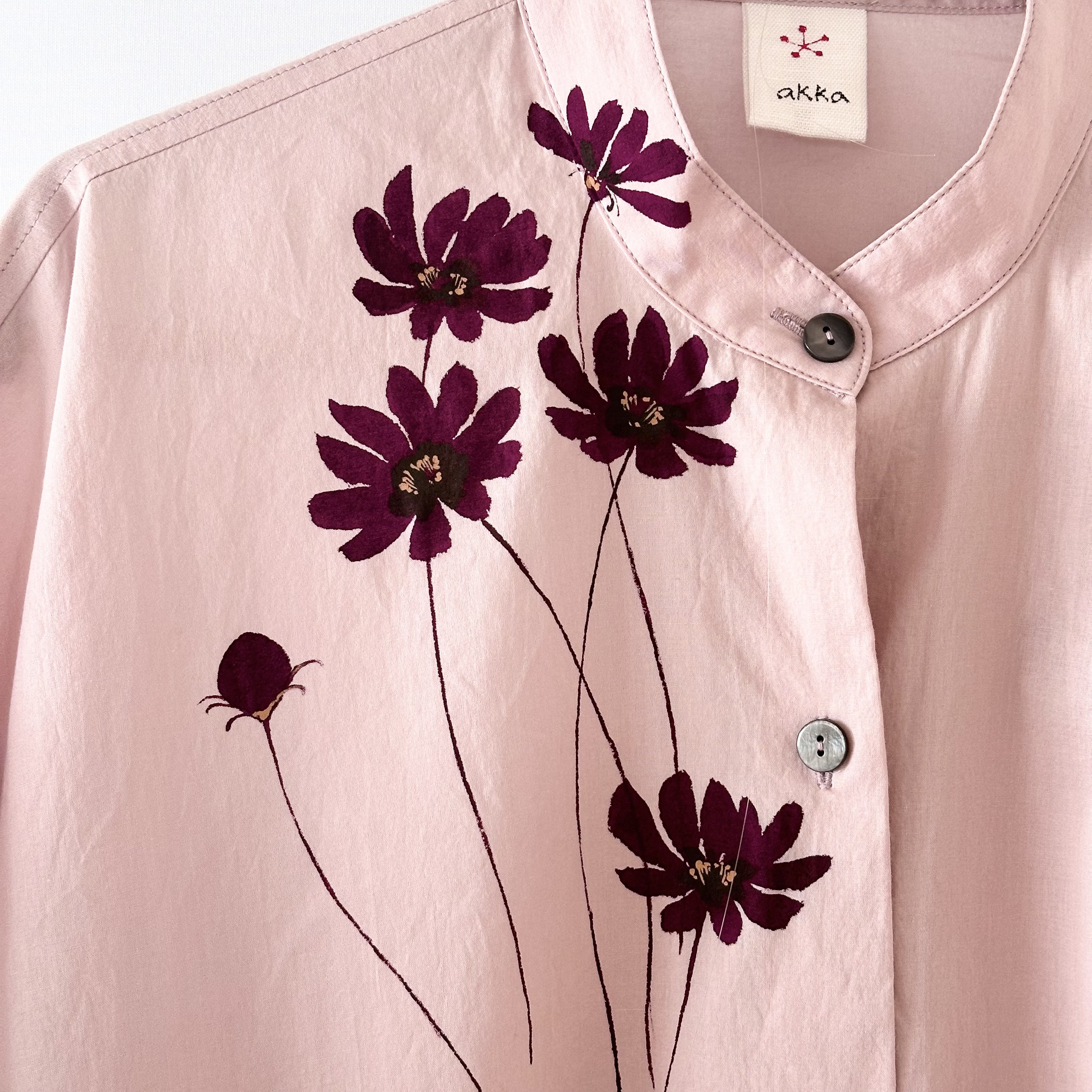 【チョコレートコスモス】季節を彩る　手描きソフトワッシャー・ロングブラウス