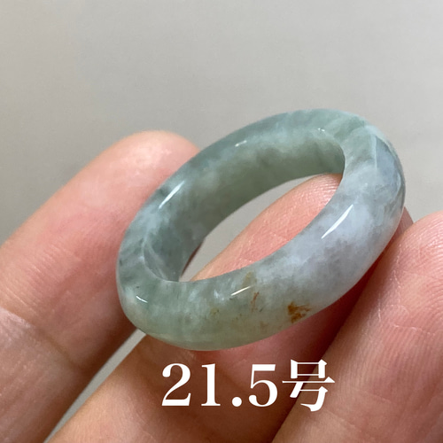 新品✨くりぬきリング　天然翡翠 ミャンマー産 ジェイダイトA貨　10-11号 ミャンマー産天然無処理翡翠 くりぬき リング 指輪 艶緑 墨翠 薄緑