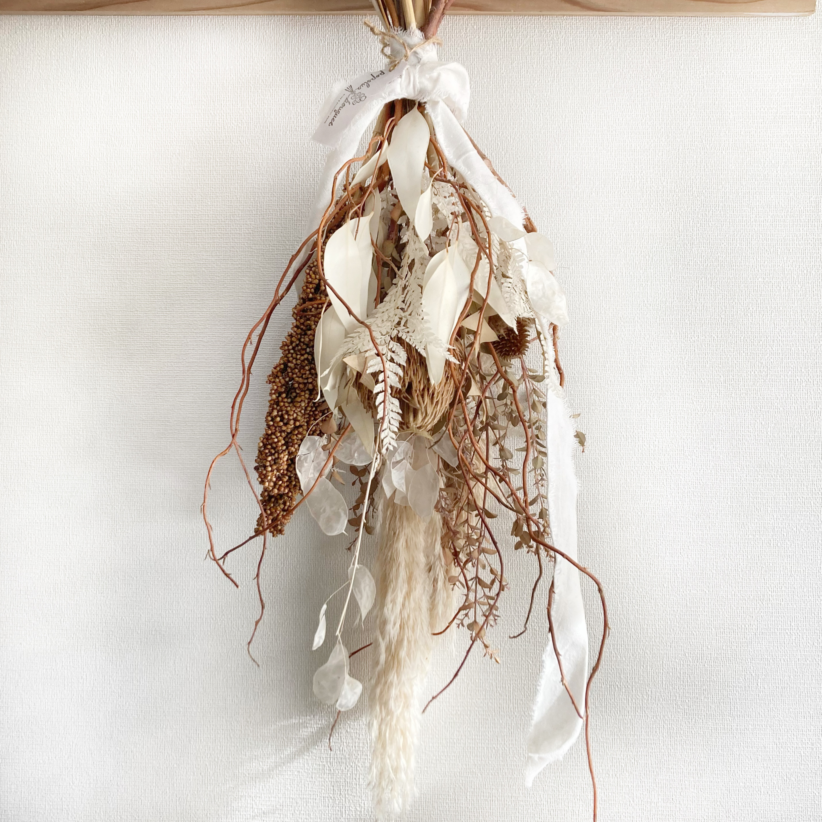 《送料無料》エレガントなドライフラワースワッグ・贈り物・おウチ用に