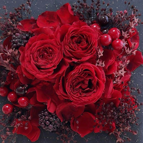 送料無料、ケース付き】アンティーク風✨赤バラ陶器アレンジメント